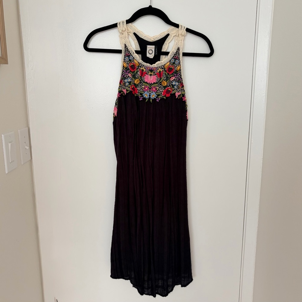 Anthropologie Akemi + Kin Embroidered Black & Floral Racerback Midi Dress- SM